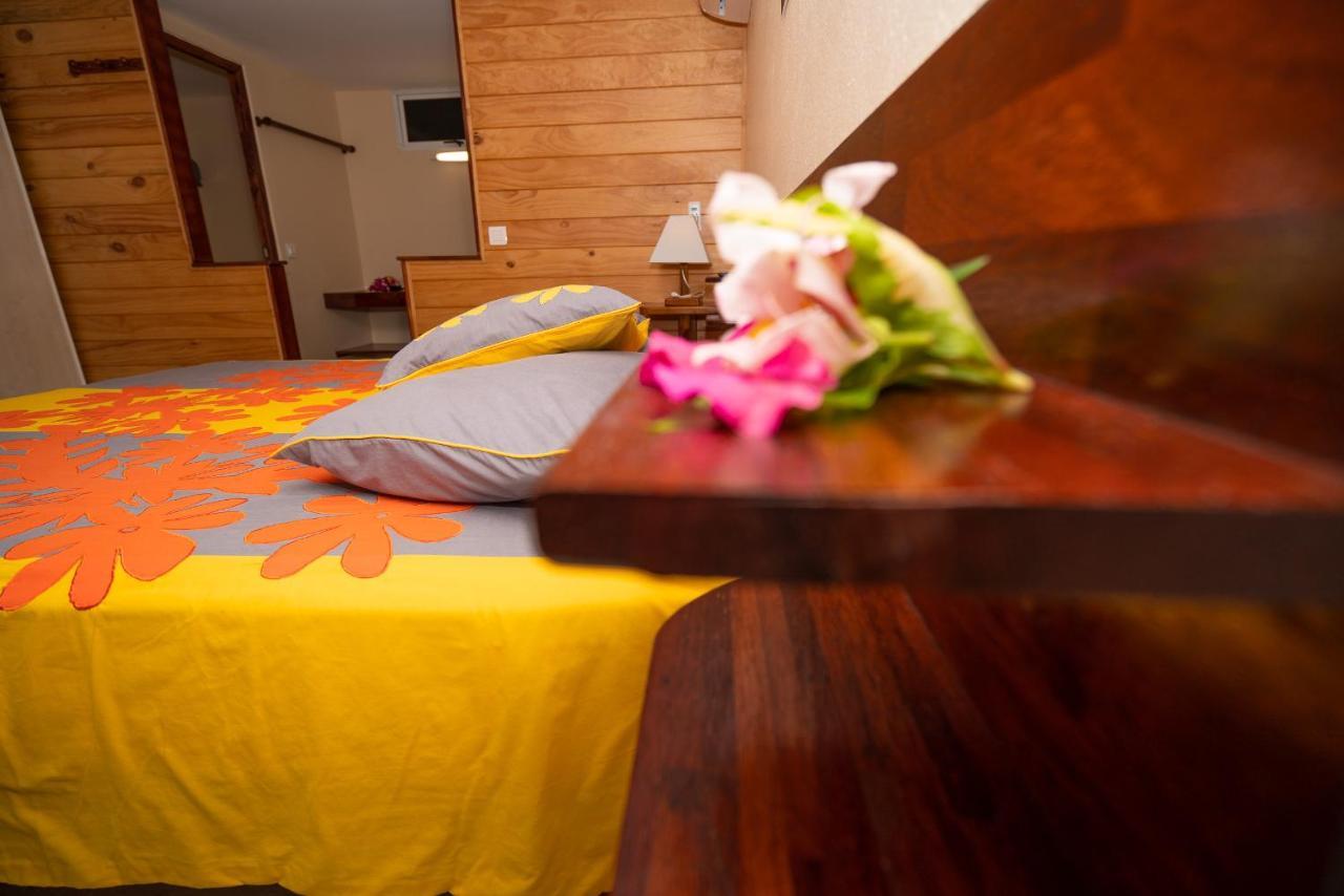Bora Bora Holiday'S Lodge Exterior photo